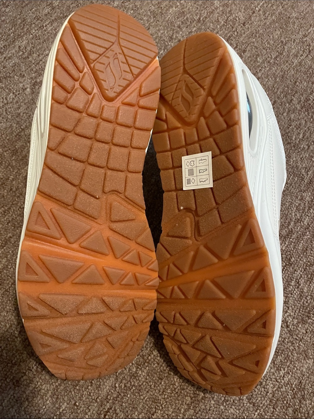 Skechers women’s All-White Casual Slip-in Sneakers size 9 - Picture 6 of 7